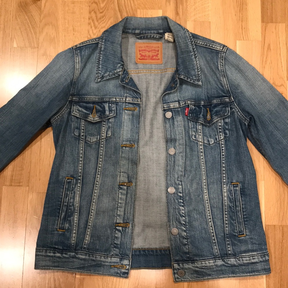 Like NEW Levi Jean Jacket!